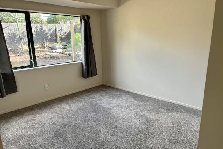 Photo of property in 1/39 Schnapper Rock Road, Greenhithe, Auckland, 0632