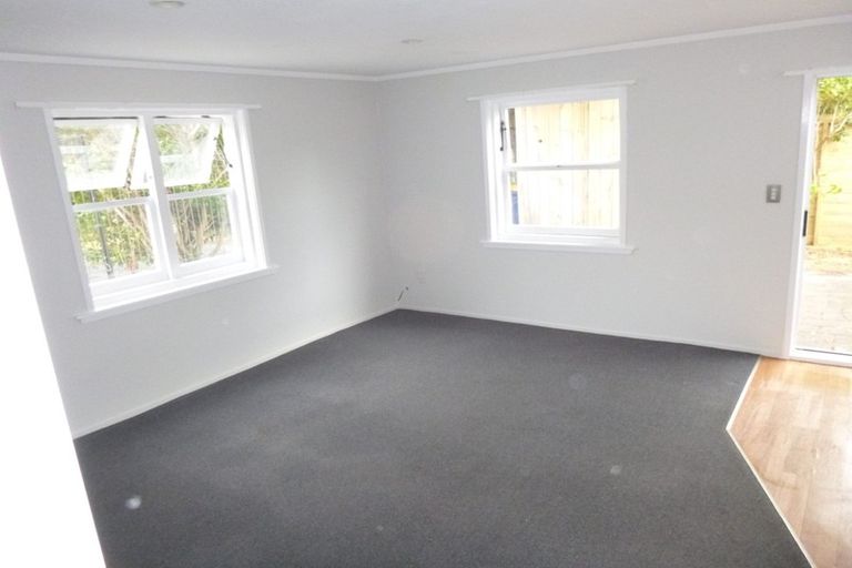 Photo of property in 22 Raymond Terrace, Northcote, Auckland, 0627