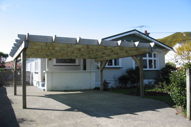 Photo of property in 19 Birdwood Road, Waterloo, Lower Hutt, 5011