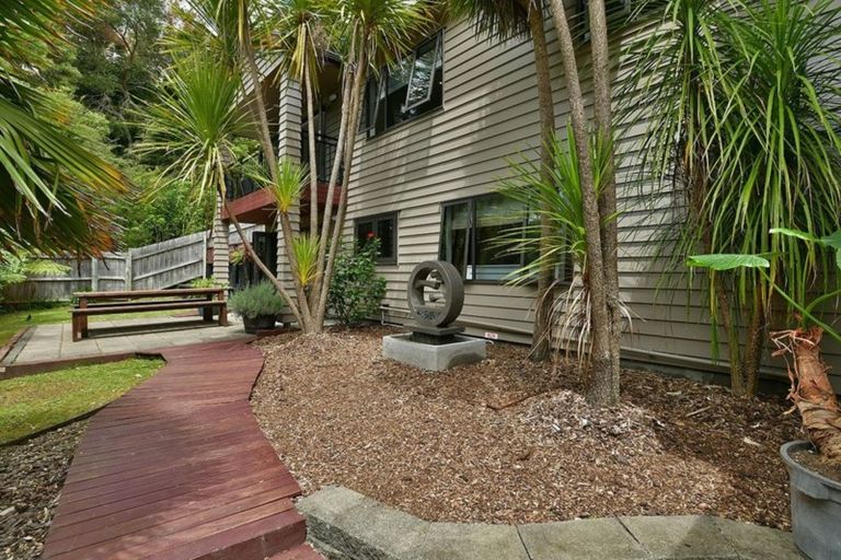 Photo of property in 35 Landvale Court, Browns Bay, Auckland, 0630