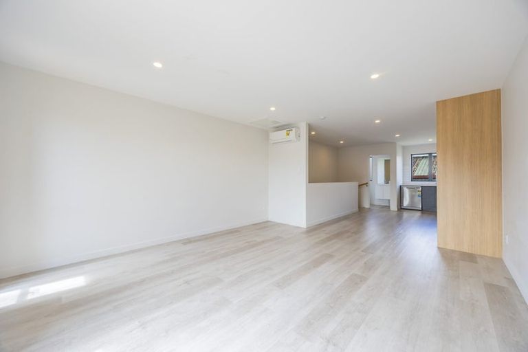 Photo of property in 8 Parenga Lane, Kumeu, 0810