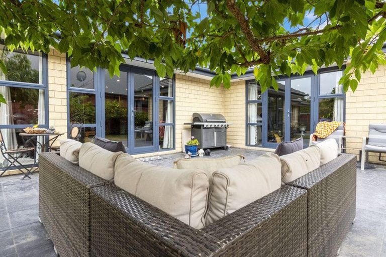 Photo of property in 8 Chesterfield Place, Rangiora, 7400