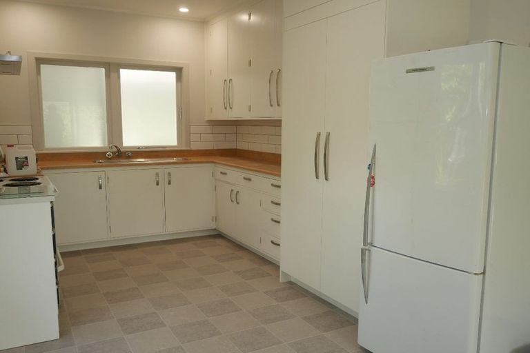 Photo of property in 369 Te Moana Road, Waikanae, 5036