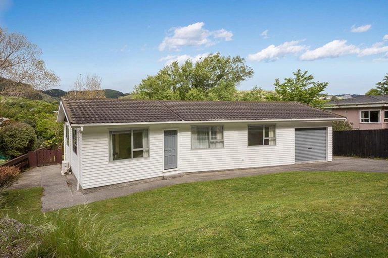 Photo of property in 292a Main Road, Tawa, Wellington, 5028