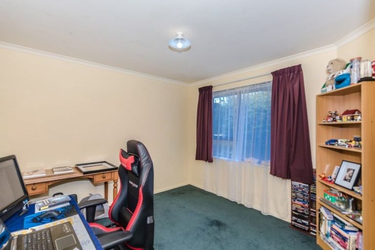 Photo of property in 19 Farnborough Drive, Nawton, Hamilton, 3200