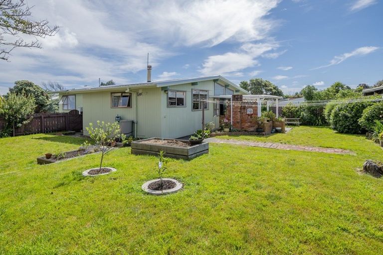 Photo of property in 8 O'rourke Place, Otaki Beach, Otaki, 5512