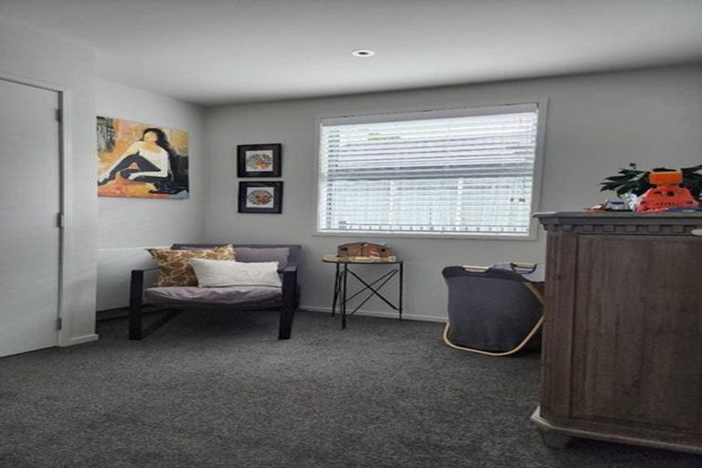 Photo of property in 46 Victoria Road, New Plymouth, 4310