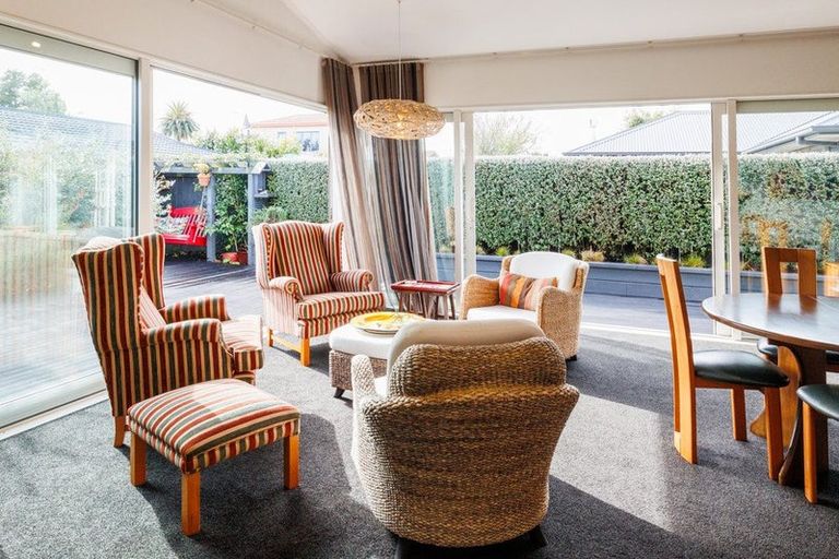 Photo of property in 42 Stewart Crescent, Hokowhitu, Palmerston North, 4410