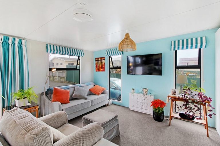 Photo of property in 15a Roore Street, Foxton Beach, Foxton, 4815