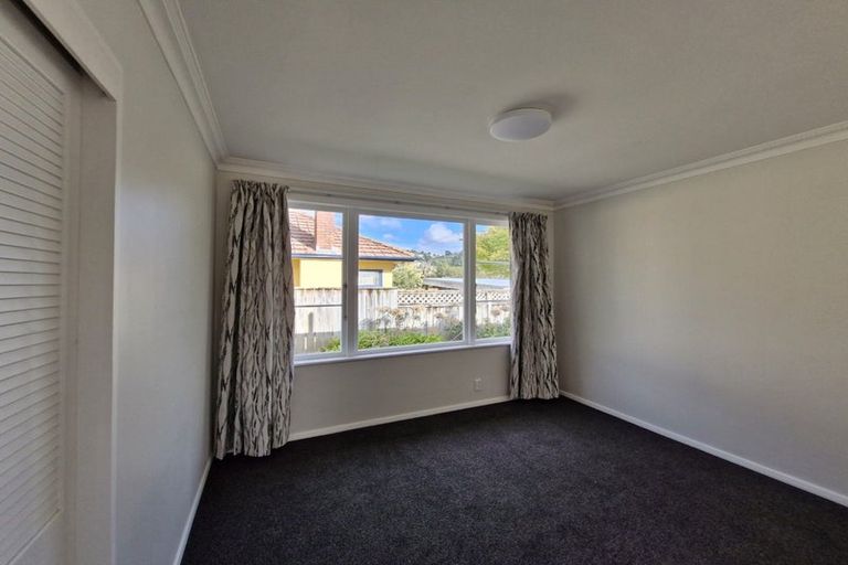 Photo of property in 26 Hawthorn Crescent, Stokes Valley, Lower Hutt, 5019