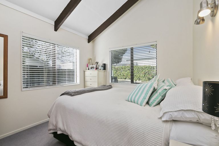 Photo of property in 54b Williams Street, Cambridge, 3434