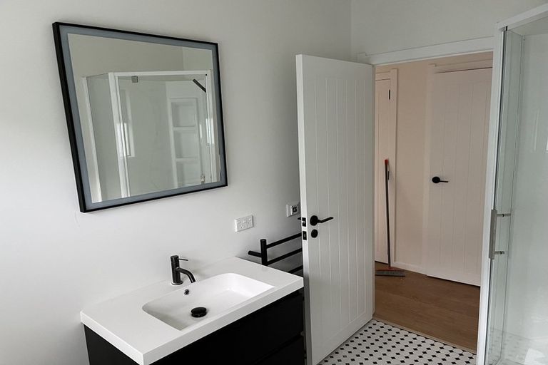 Photo of property in 1 Holloway Road, Aro Valley, Wellington, 6021