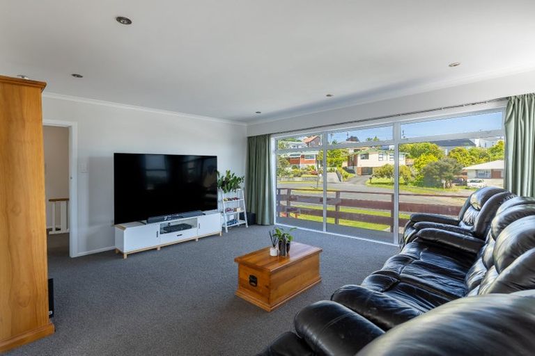 Photo of property in 5 Handley Place, Glen Avon, New Plymouth, 4312