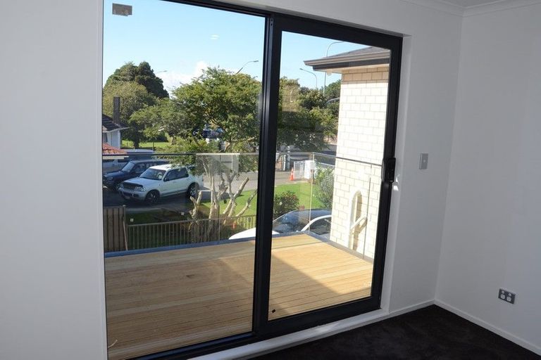 Photo of property in 501c Massey Road, Mangere, Auckland, 2022