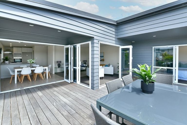 Photo of property in 42 Stanmore Bay Road, Stanmore Bay, Whangaparaoa, 0932