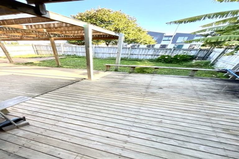 Photo of property in 1/118 Gills Road, Bucklands Beach, Auckland, 2014