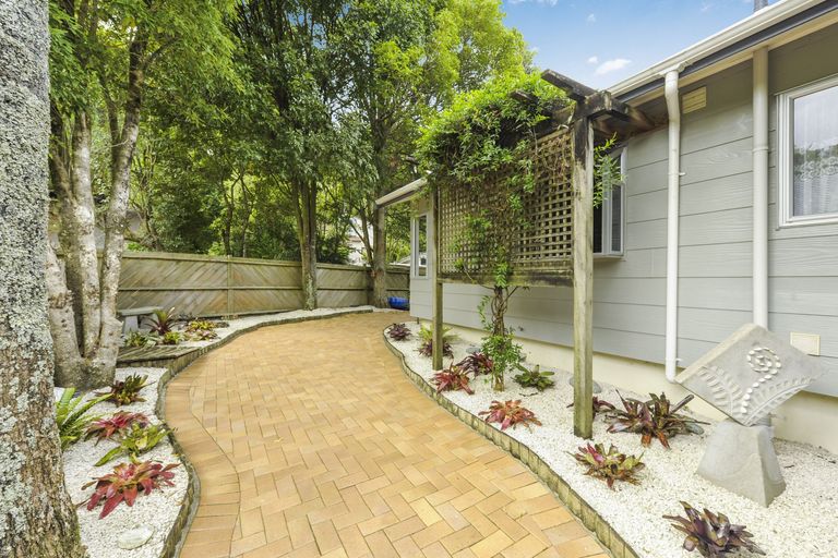 Photo of property in 103 Wirihana Road, Titirangi, Auckland, 0604