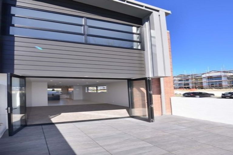 Photo of property in 1/4 Stables Lane, Silverdale, 0932