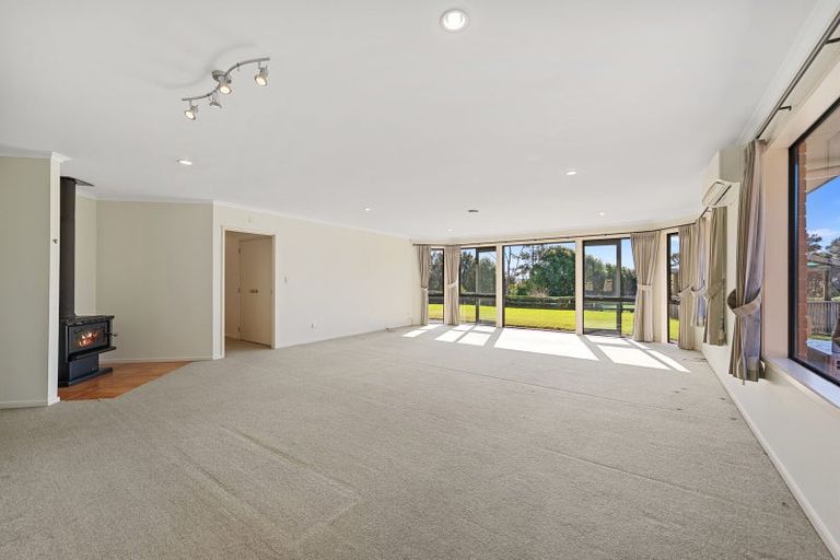 Photo of property in 58 Arrowsmith Road, Waitakere, Henderson, 0782