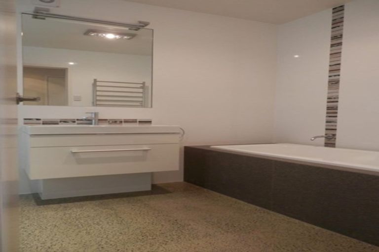 Photo of property in 31 Bemrose Place, Cockle Bay, Auckland, 2014