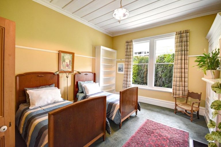 Photo of property in 1 Alison Crescent, Belleknowes, Dunedin, 9011