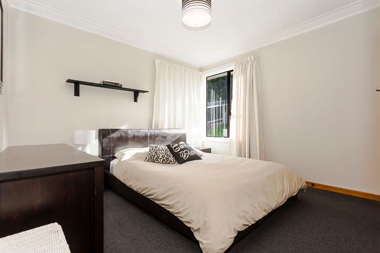 Photo of property in 33 Waldron Crescent, Green Island, Dunedin, 9018