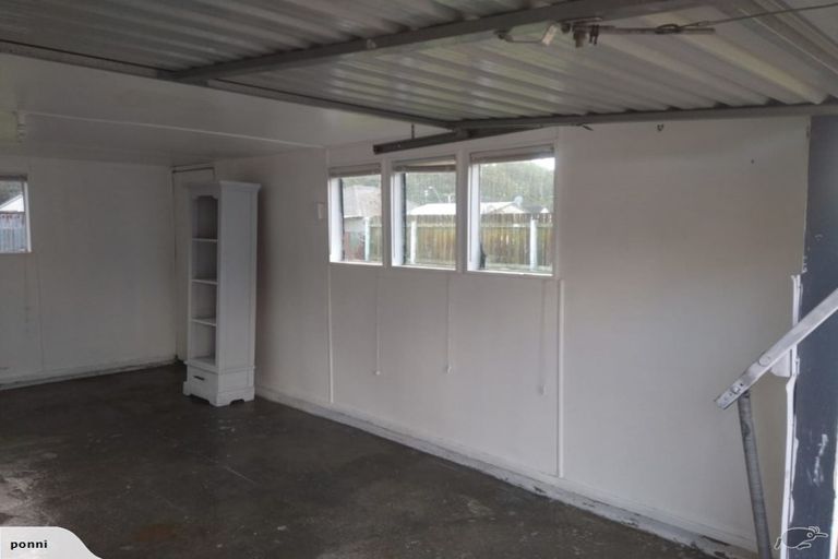 Photo of property in 137 Molesworth Street, Taita, Lower Hutt, 5011