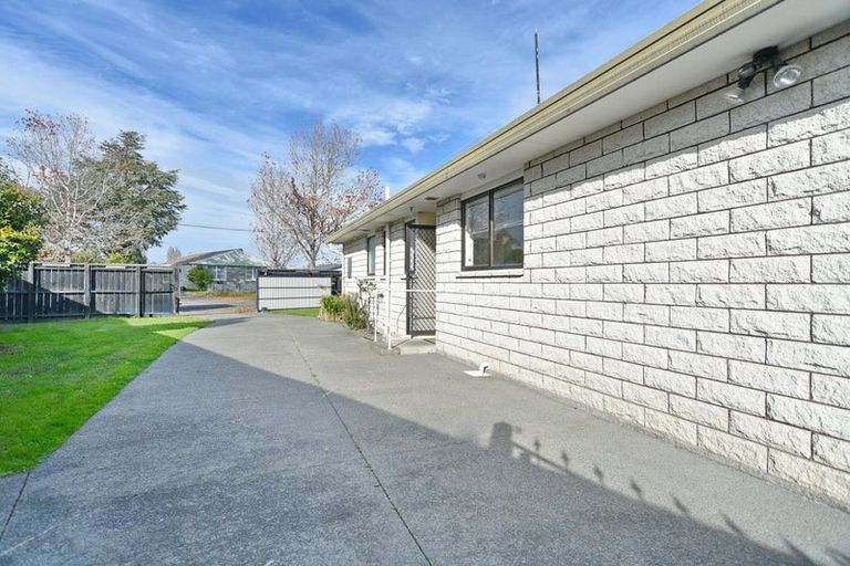 Photo of property in 31 Tyrone Street, Belfast, Christchurch, 8051