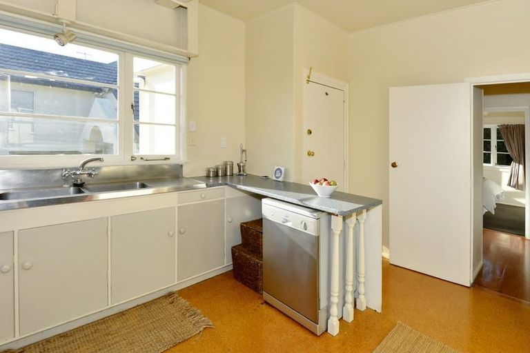 Photo of property in 1/9 Marsh Avenue, Forrest Hill, Auckland, 0620