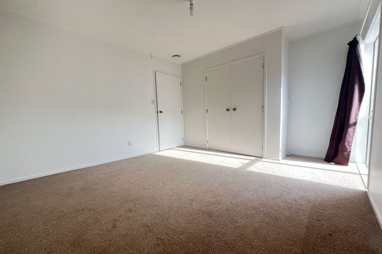 Photo of property in 124 Carnoustie Drive, Wattle Downs, Auckland, 2103