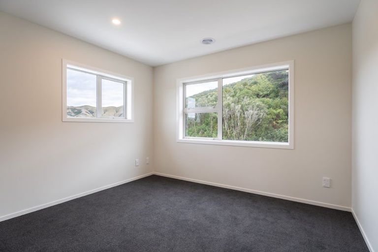 Photo of property in 70 Farnworth Terrace, Glenside, Wellington, 6037