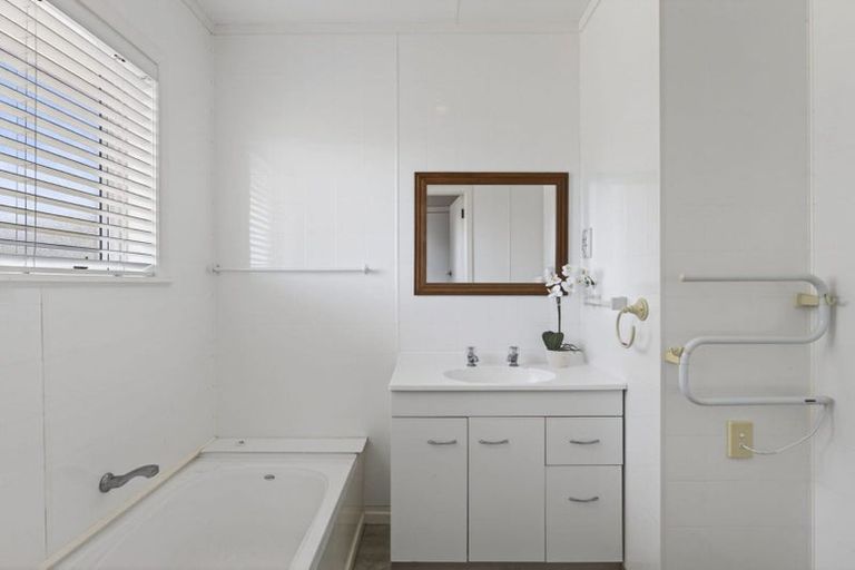 Photo of property in 12 Junction Street, Welbourn, New Plymouth, 4310