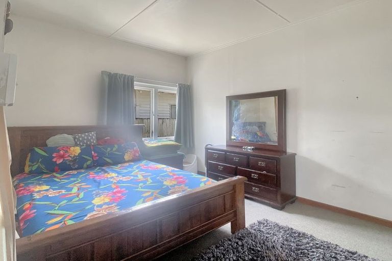 Photo of property in 10 Kamo Road, Regent, Whangarei, 0112