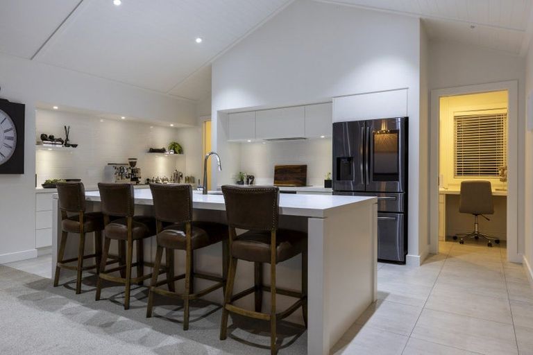 Photo of property in 35 Locheagles Rise, Kinloch, Taupo, 3377