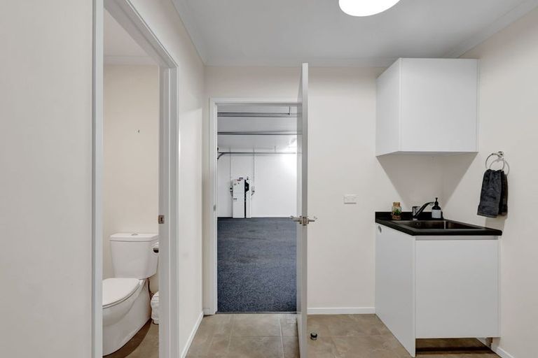 Photo of property in 6 Saint Andrews Parkway, Waiwhakaiho, New Plymouth, 4312