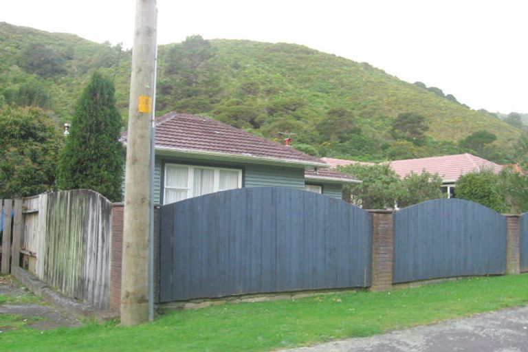 Photo of property in 43 Sunny Grove, Wainuiomata, Lower Hutt, 5014