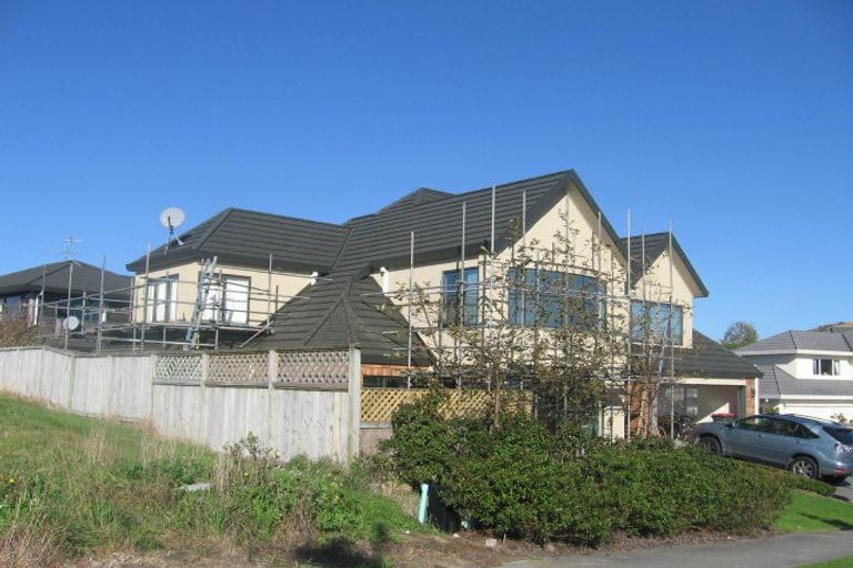 Photo of property in 30 Lanyon Place, Whitby, Porirua, 5024