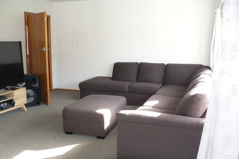 Photo of property in 8 Kinnaird Place, Hillmorton, Christchurch, 8025