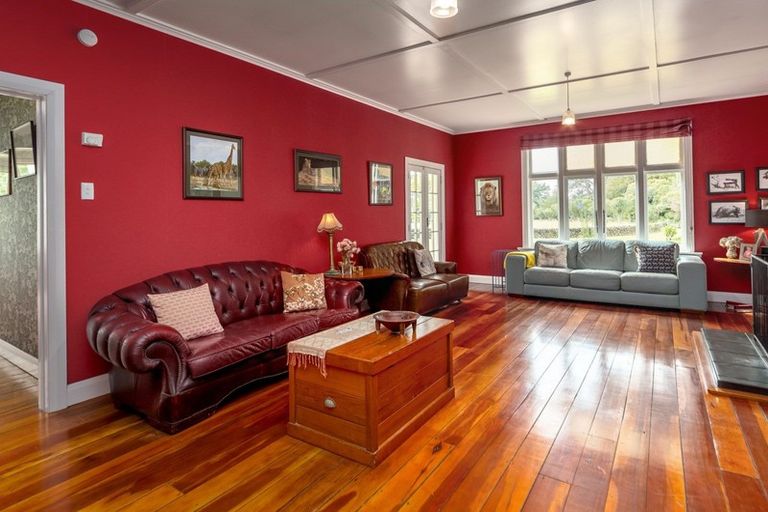 Photo of property in 977 Kakariki Road, Eketahuna, 4995