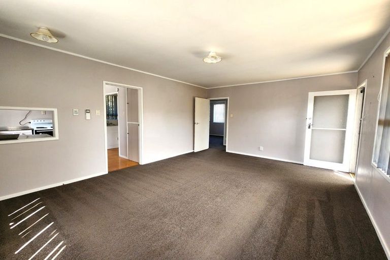 Photo of property in 1/191 Don Buck Road, Massey, Auckland, 0614