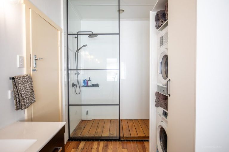 Photo of property in Wallis Street, Raglan, 3225