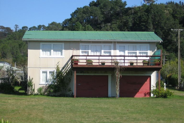 Photo of property in 44 Marine Parade, Cooks Beach, Whitianga, 3591