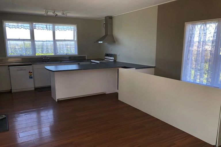 Photo of property in 23 Downsview Road, Pakuranga Heights, Auckland, 2010