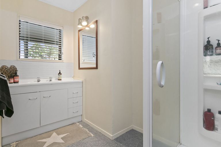 Photo of property in 54b Williams Street, Cambridge, 3434