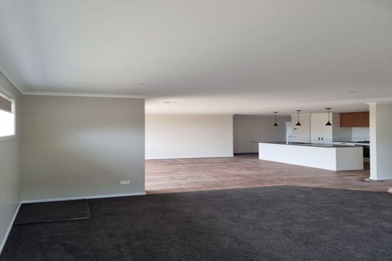 Photo of property in 74 Hokioi Drive, Kenepuru, Porirua, 5022