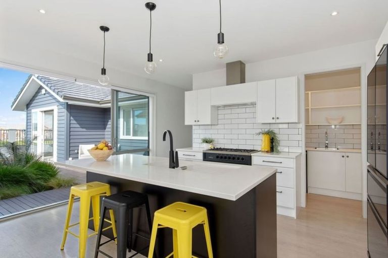 Photo of property in 30 Cassinia Close, Papamoa Beach, Papamoa, 3118