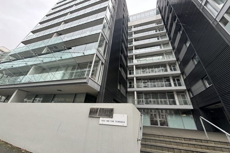 Photo of property in Montreaux Apartments, 4h/164 The Terrace, Wellington Central, Wellington, 6011