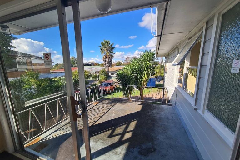 Photo of property in 36c Lincoln Road, Henderson, Auckland, 0610