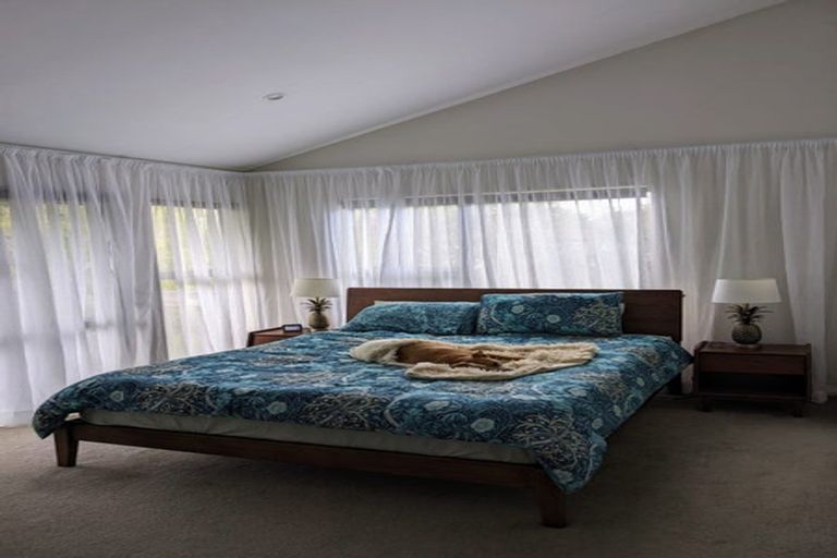 Photo of property in 9 Maori Hut Road, Red Beach, 0932