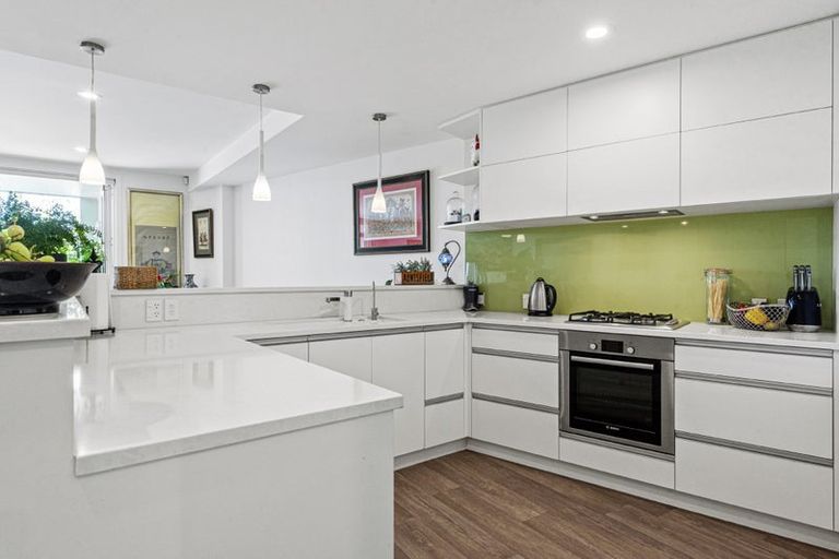 Photo of property in 1/2a Queens Parade, Devonport, Auckland, 0624